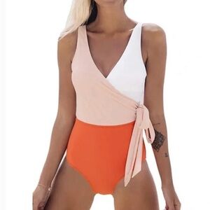 CUPSHE NWT Colorblock One-Piece Swimsuit Peach Orange & White Medium Beach Pool